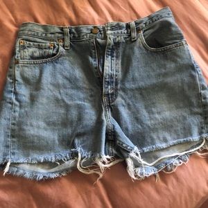 vintage/ thrifted levi’s shorts
